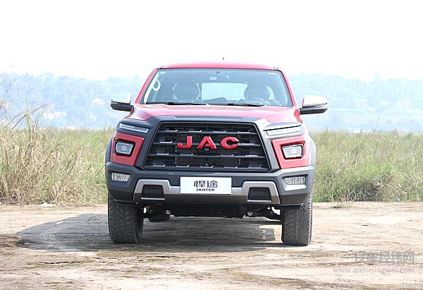 驾驶TA会上瘾 高端悍途皮卡的霸气和高性能很具“攻击性”