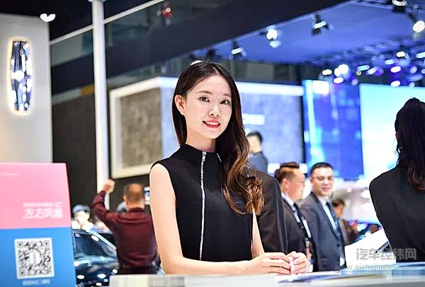 一个品牌一个姑娘，进来看你更钟意哪个？林肯这妹子稳了！