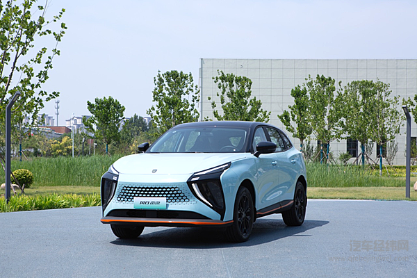 东风纯电SUV雷霆 成功完成国内首次公开烈火穿行挑战