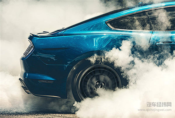 “两面派”美式肌肉跑车出场！ 这匹“野马”你降得住吗？