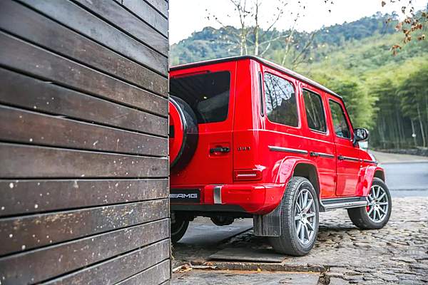 当我们迎来越来越多的6缸混动超跑时 谁杀死了V8 