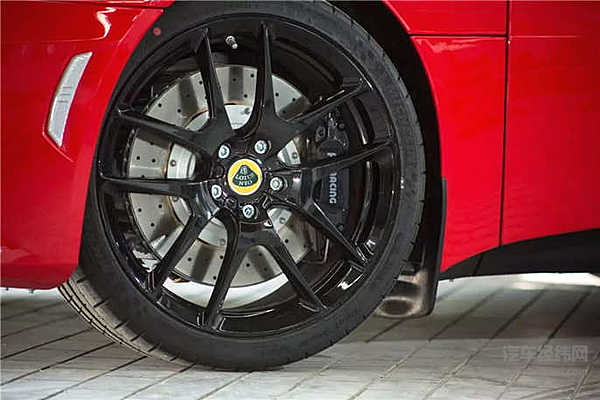 Lotus Evora 400国内亮相，一辆138.8万都花在纯驾驶上的车