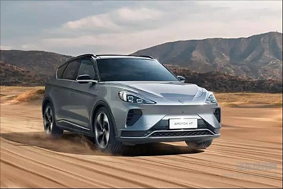 变相降价+权益升级 国家队真能赢在未来？