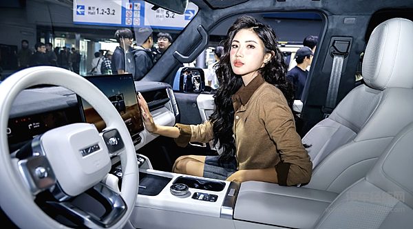 轻越野+方盒子 方程豹钛7与iCAR V27谁实力更强？