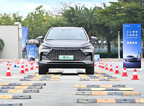 继续卷智驾！华为、比亚迪、星途、小鹏谁更懂行？