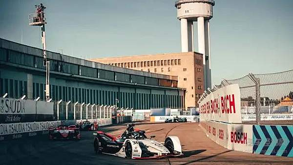 首战告捷 保时捷首个 FE 赛季圆满落幕