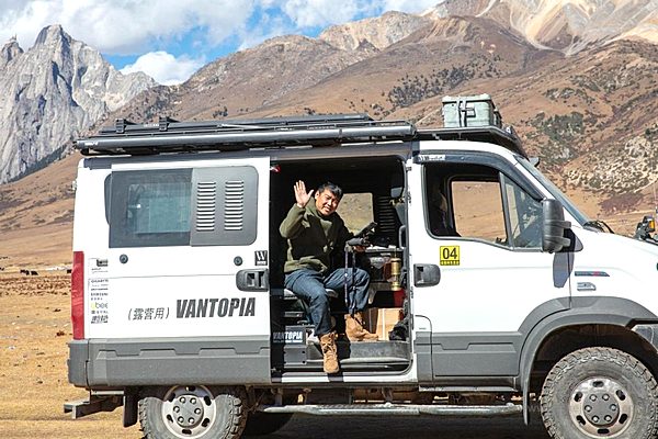 穿越秋日高原 欧霸·山海带您领略川西绝美风光