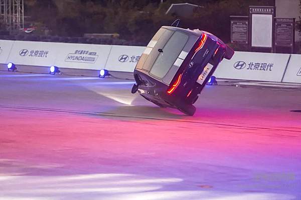 苏州、武汉“现代嘉年华”第七代伊兰特以赛道之名 捍卫青春正激情