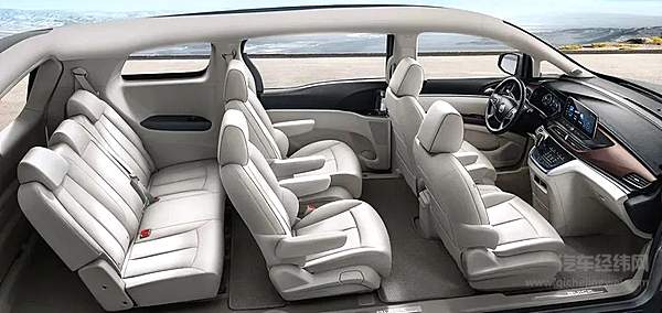 别克GL8陆上公务舱拥有宽裕舒适的内部空间表现