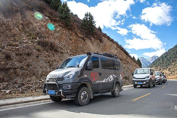 穿越秋日高原 欧霸·山海带您领略川西绝美风光