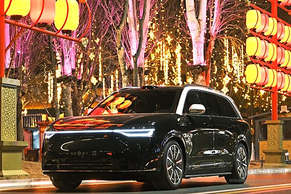 卖点全来自华为 赛力斯有技术就是豪横？