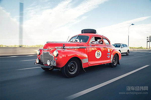 开着老爷车从北京到巴黎 这些人是疯了么？