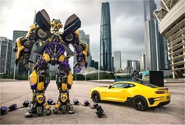 自主品牌扎堆猛推AI，是革命性的突破？还是“换煲不换料”？