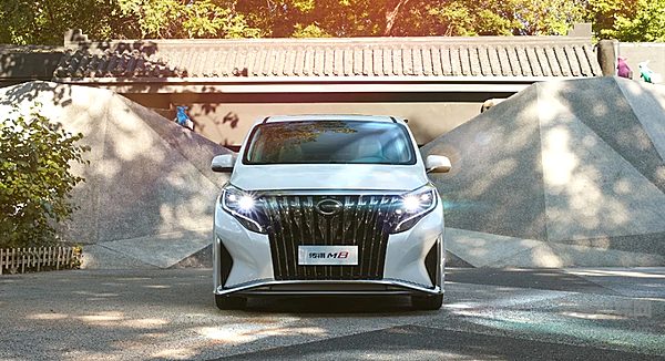 30万元级国产高端MPV二选一 传祺M8与上汽大通MIFA 9展开油电之争！