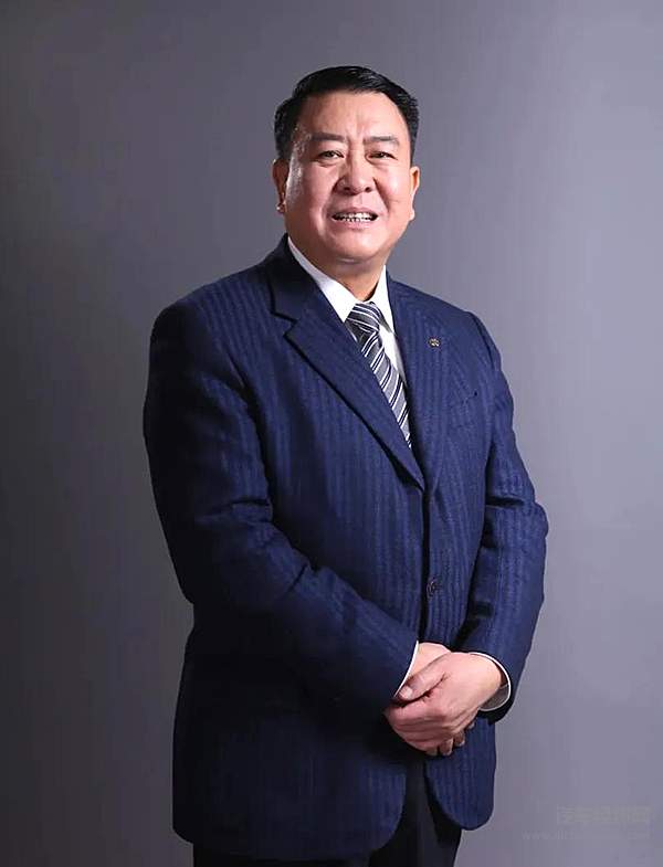 全国政协委员，北汽集团党委书记、董事长 徐和谊