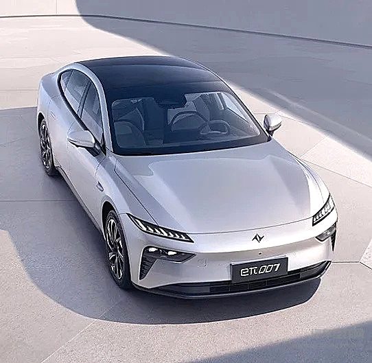 基础配置势均力敌 东风奕派eπ007能否超越银河E8？