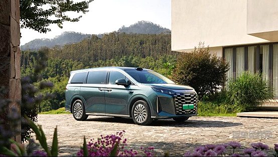 比亚迪2026款夏：家庭用车的一步到位之选 辅助驾驶省油黑科技全拉满！