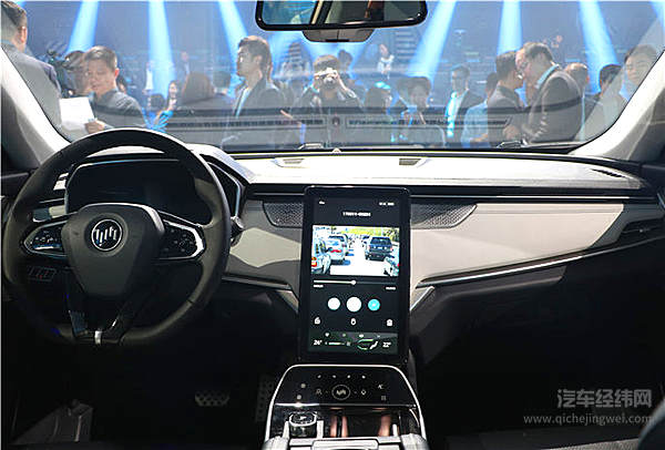 是“创新者”更是“普及者” 威马EX5智能电动车用得爽更买得起！