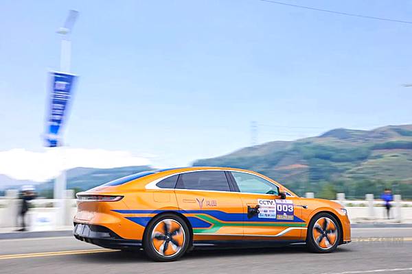 一次斩获16项大奖 东风双品牌战高原！