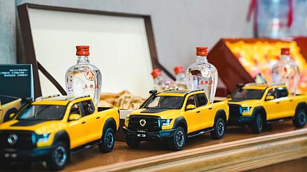 长城炮携超强阵容走进五粮液集团