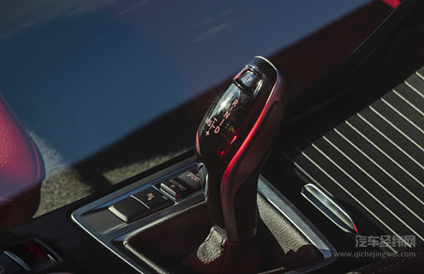 20万出头就能买豪车 奔驰A级、宝马1系、奥迪A3哪款更强？