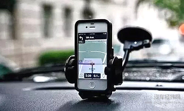 车载导航和手机导航哪个更好用？