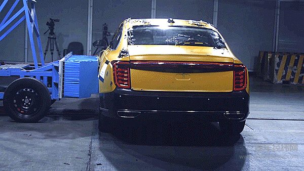 图红旗H9车身碰撞测试结果片