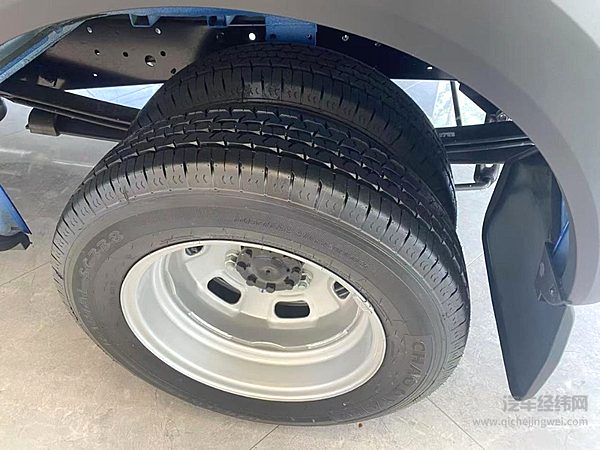 年中大促 依价到位！依维柯火力全开 售价8.99万元起