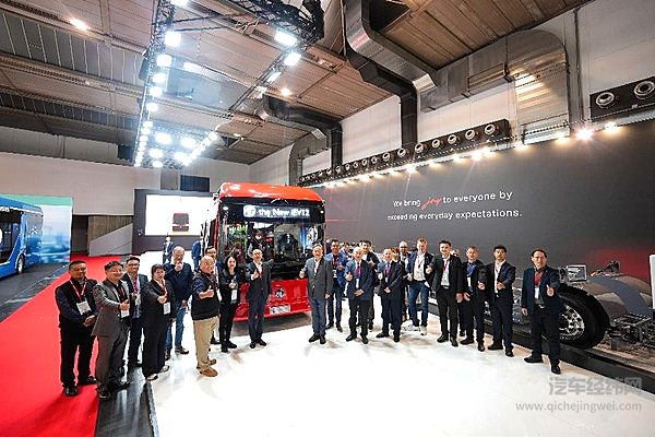 纯电动城市公交车iEV12与纯电动城市客车底盘B12E首秀