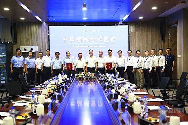 共拓商用车全领域市场 宁德时代携手陕汽集团