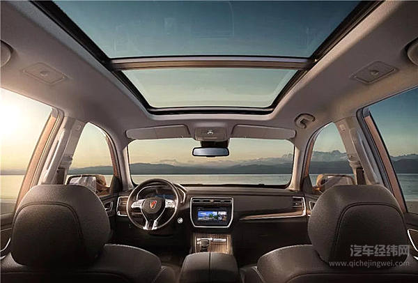 荣威RX8在冬奥会赛道上“撒野”上了瘾 它可能也想得一枚金牌