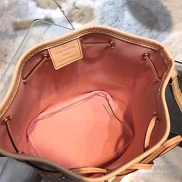 都说真皮座椅身份象征，为何有些豪华车却不再使用了呢？