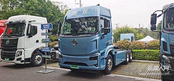 資源運(yùn)輸實(shí)力之選 乘龍翼威5純電牽引車(chē)低耗輕量穩(wěn)穩(wěn)盈利