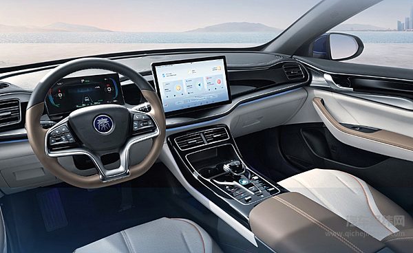 A级插混车二选一 奇瑞风云A8与秦PLUS DM-i谁更胜一筹？