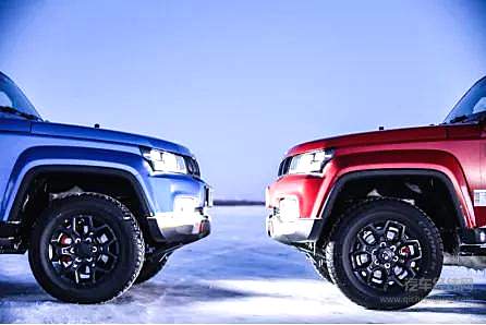 达喀尔新人王的越野优选 BJ40刀锋英雄版荣耀预售