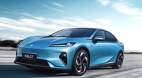 深蓝L07杀入10万级 华为智驾变成了“白菜价”？