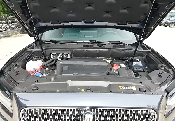 豪华中型SUV的代表车型！林肯航海家和沃尔沃XC60谁更强？