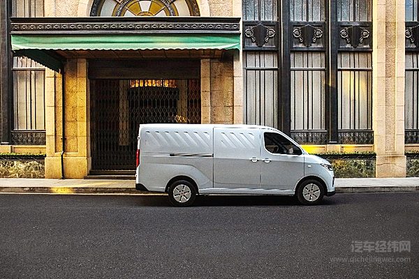 首搭五菱红1号电池 全新一代超大空间新能源商用车五菱扬光正式亮相！