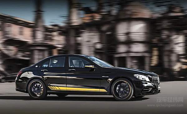 梅赛德斯-AMGC63暗夜特别版正式上市 售价格为人民币988,800元