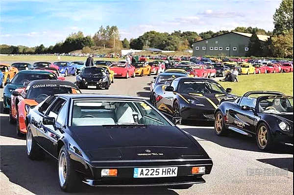 70岁！路特斯的生日会动静儿很大