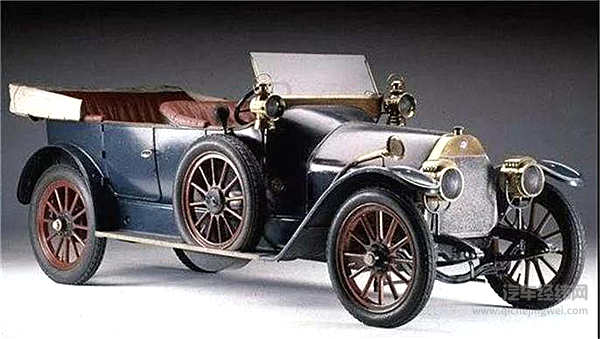 Stelvio诞生前的阿尔法·罗密欧，你猜是什么样子的？