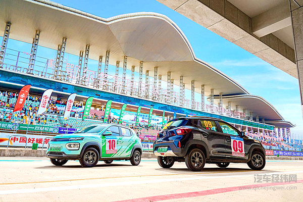 一次斩获16项大奖 东风双品牌战高原！