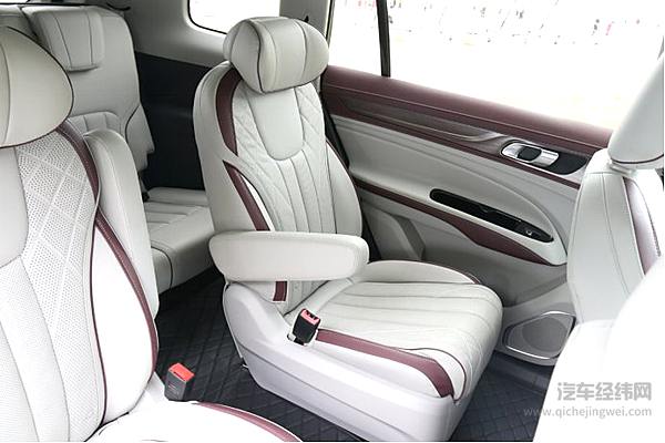 顾家暖男 全新福特领裕中大型SUV让三代同堂出行无忧