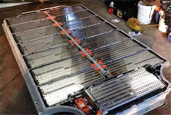 毁了一辆又一辆，电动车自燃还有救吗？