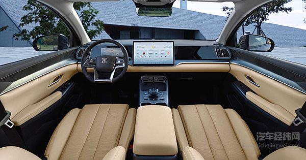 10万元A级插混市场 2025款宋Pro DM-i和全新长安UNI-Z选哪个？