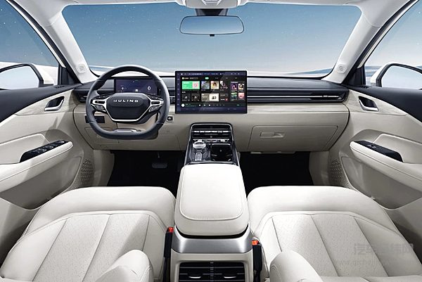 10万就能买高配 五菱星光和启源A05谁能打动你？