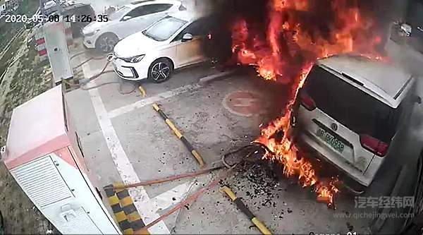 2020年的第一波新能源汽车自燃 来得更早一些