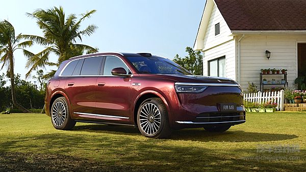 问界M8有华为加持 蔚来ES8能否挑战？