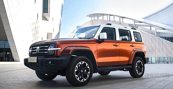 燃油越野车二选一 北京BJ40和坦克300谁更懂用户？