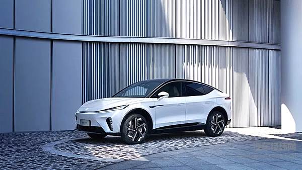 飞凡汽车联合捷能智电 极智高阶引领“可换电”时代新玩法